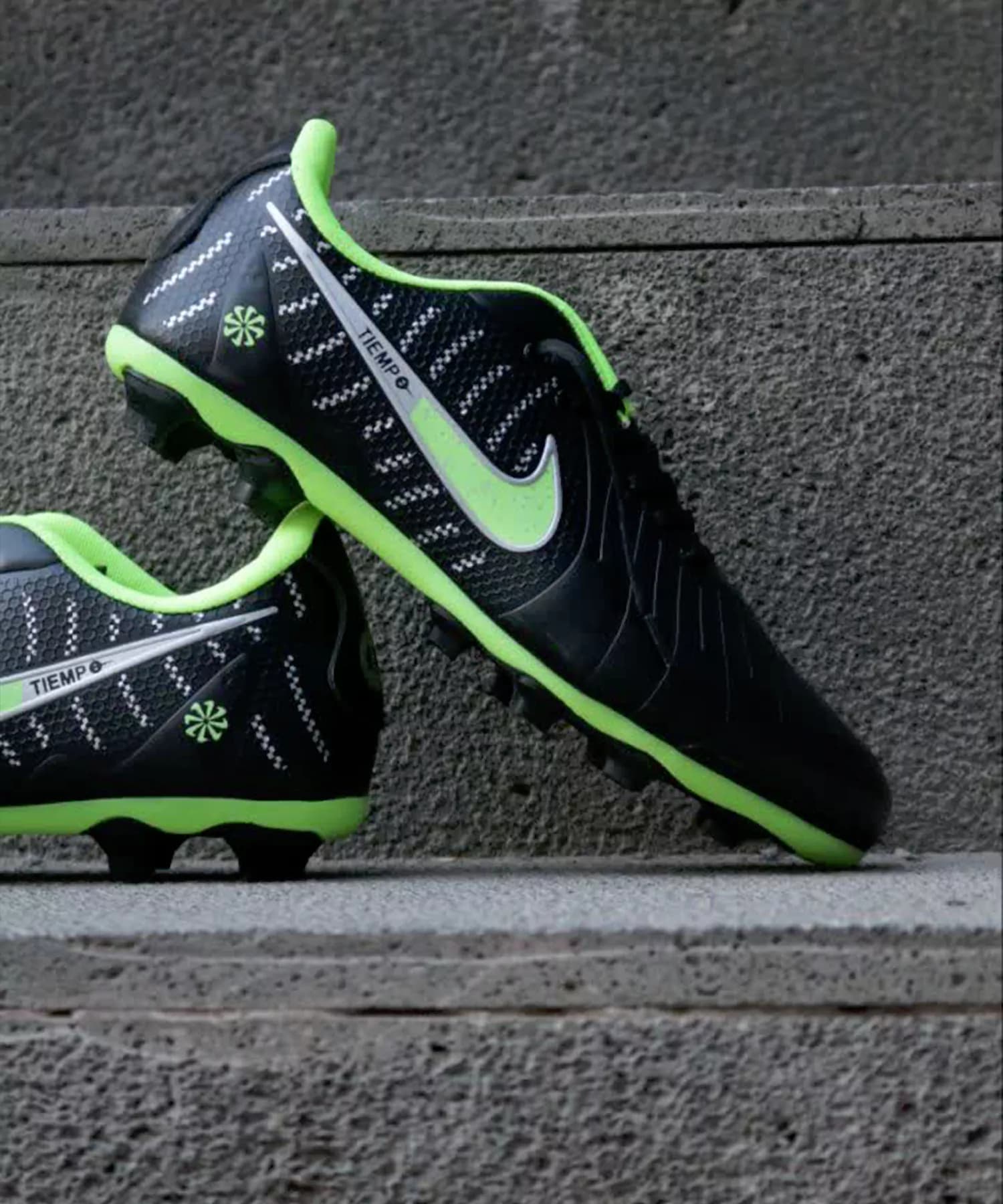 کفش فوتبال تمپو لجند ۱۰ مشکی سبز Nike Tiempo 10 — تصویر ۶