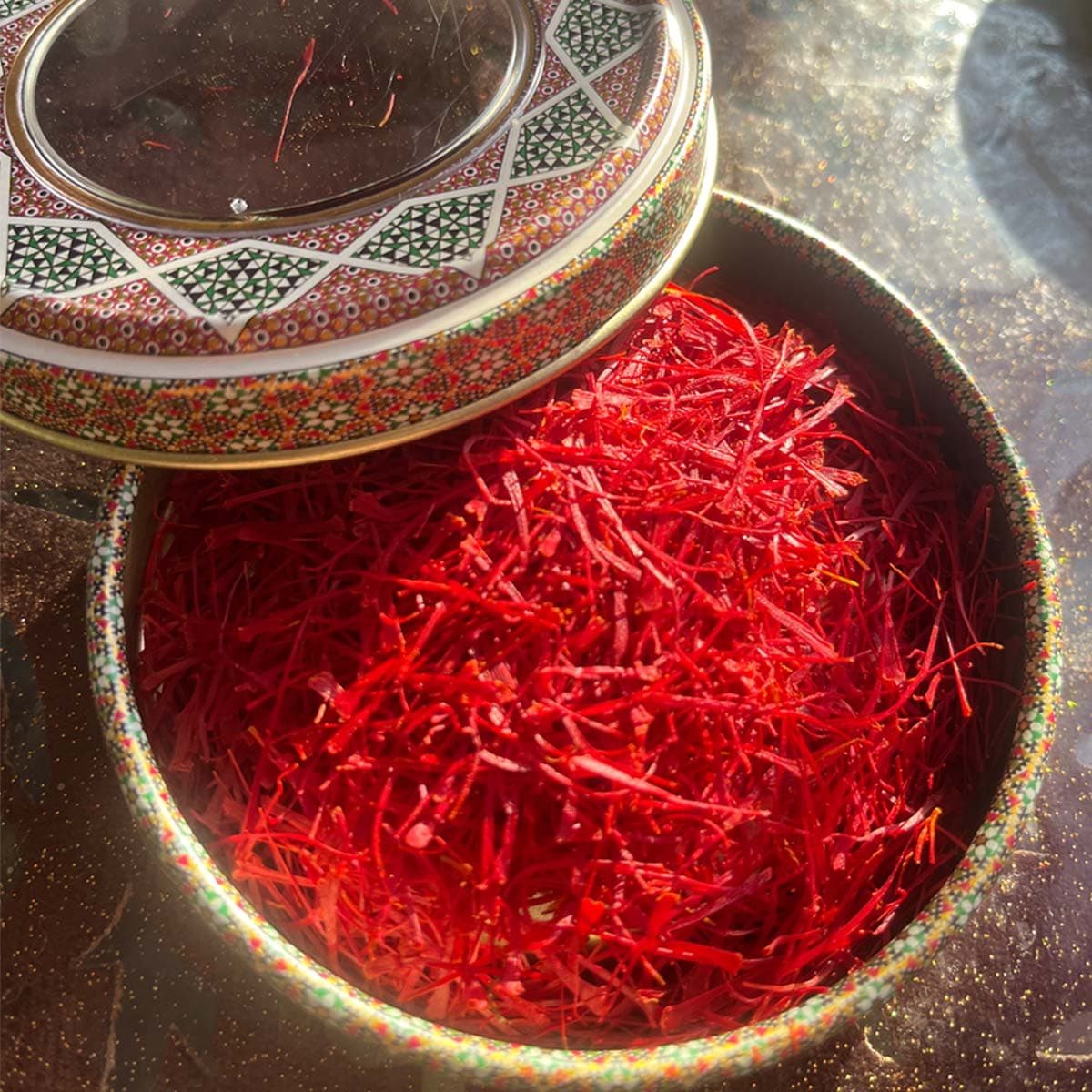 زعفران سوپر نگین اصل قائنات بدون ریشه (1 مثقال )