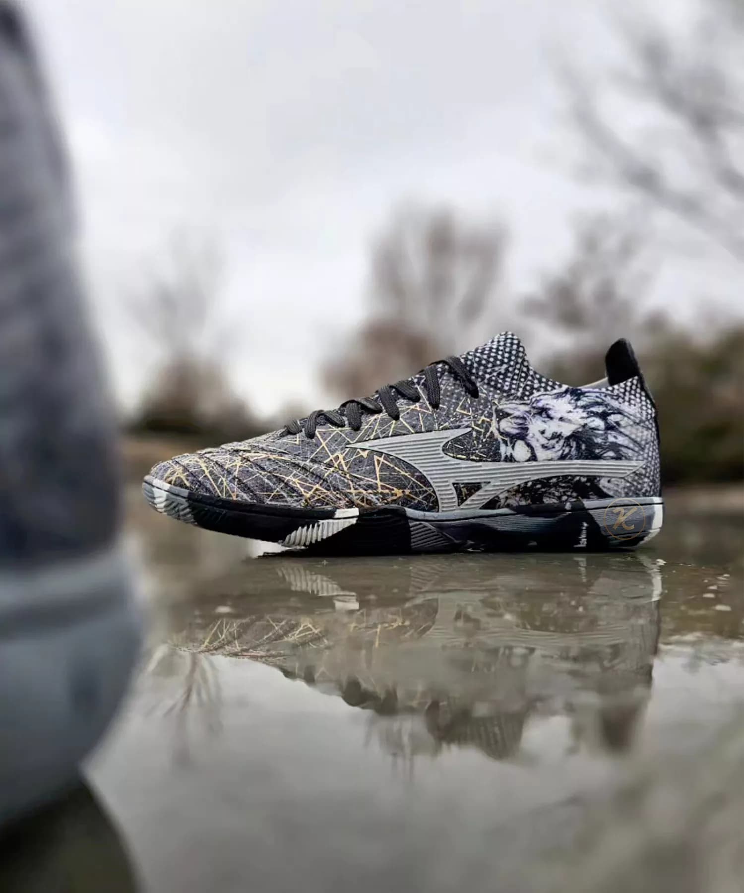 کفش فوتسال میزانو مشکی Mizuno — تصویر ۲