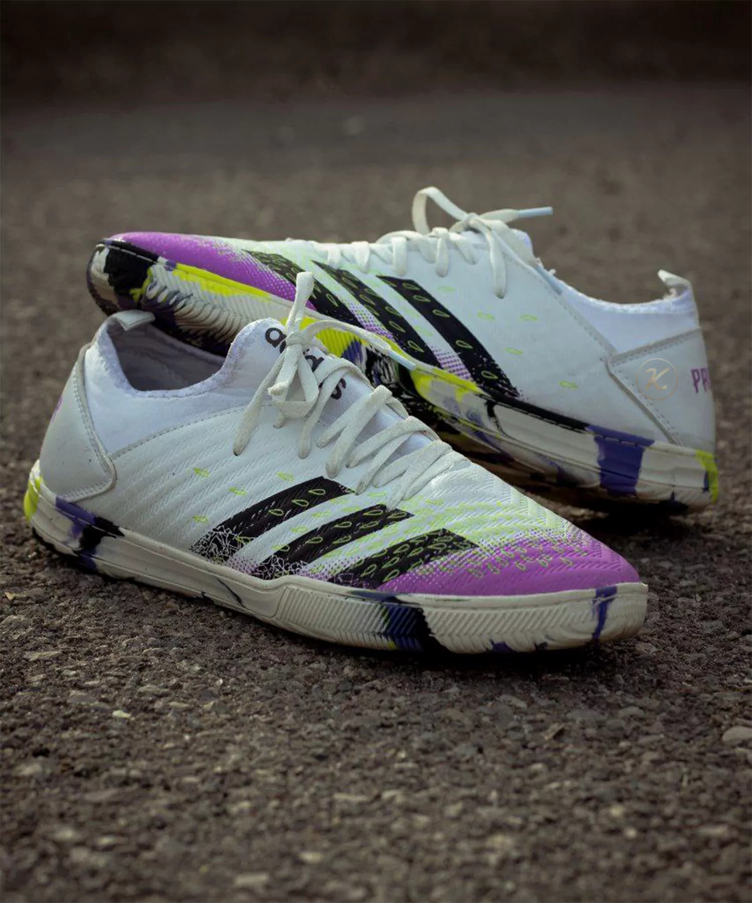 کفش سالنی آدیداس پردیتور سفیدبنفش Adidas predator — تصویر ۳