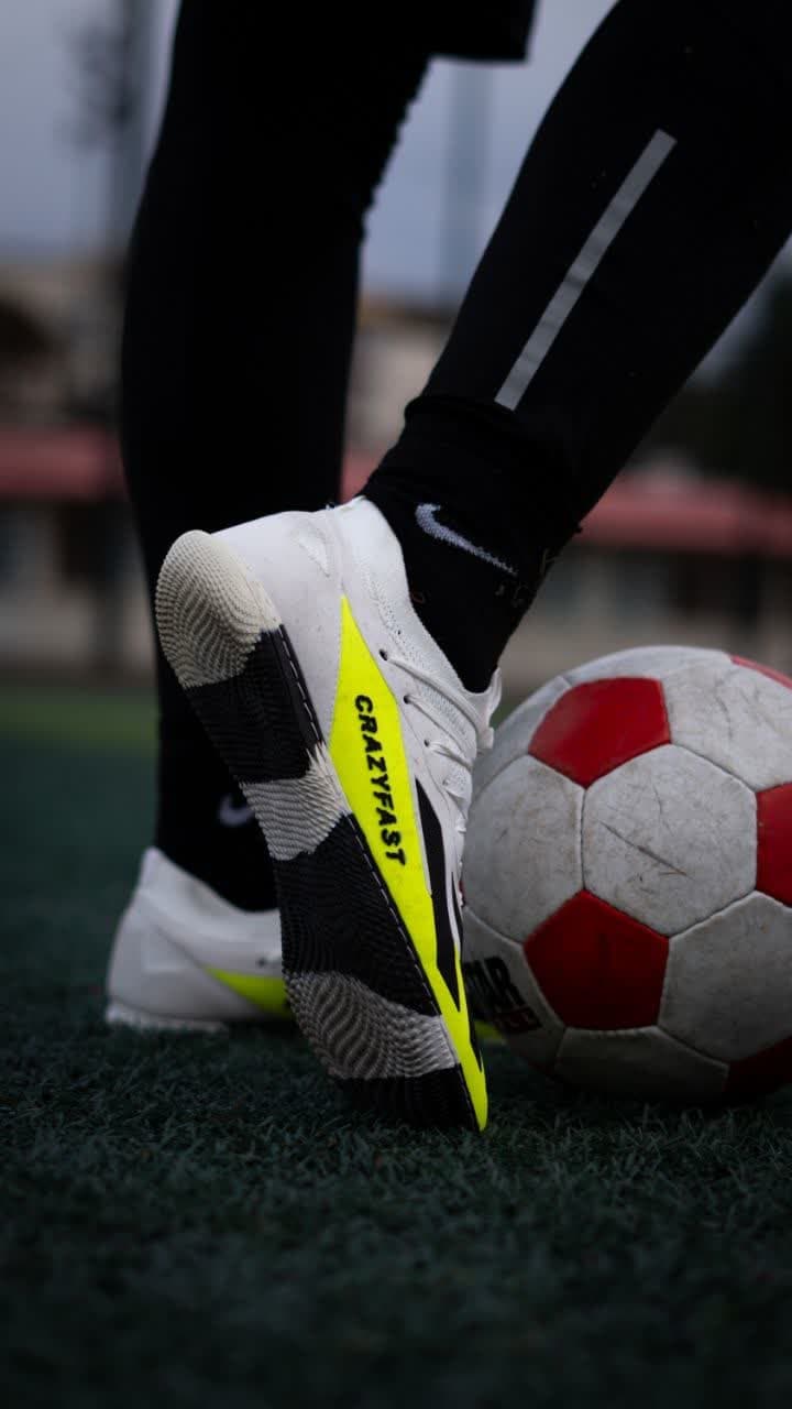 کفش فوتسال میکس کریزی فست فسفری سفید فسفری Adidas X Crazy Fast — تصویر ۳