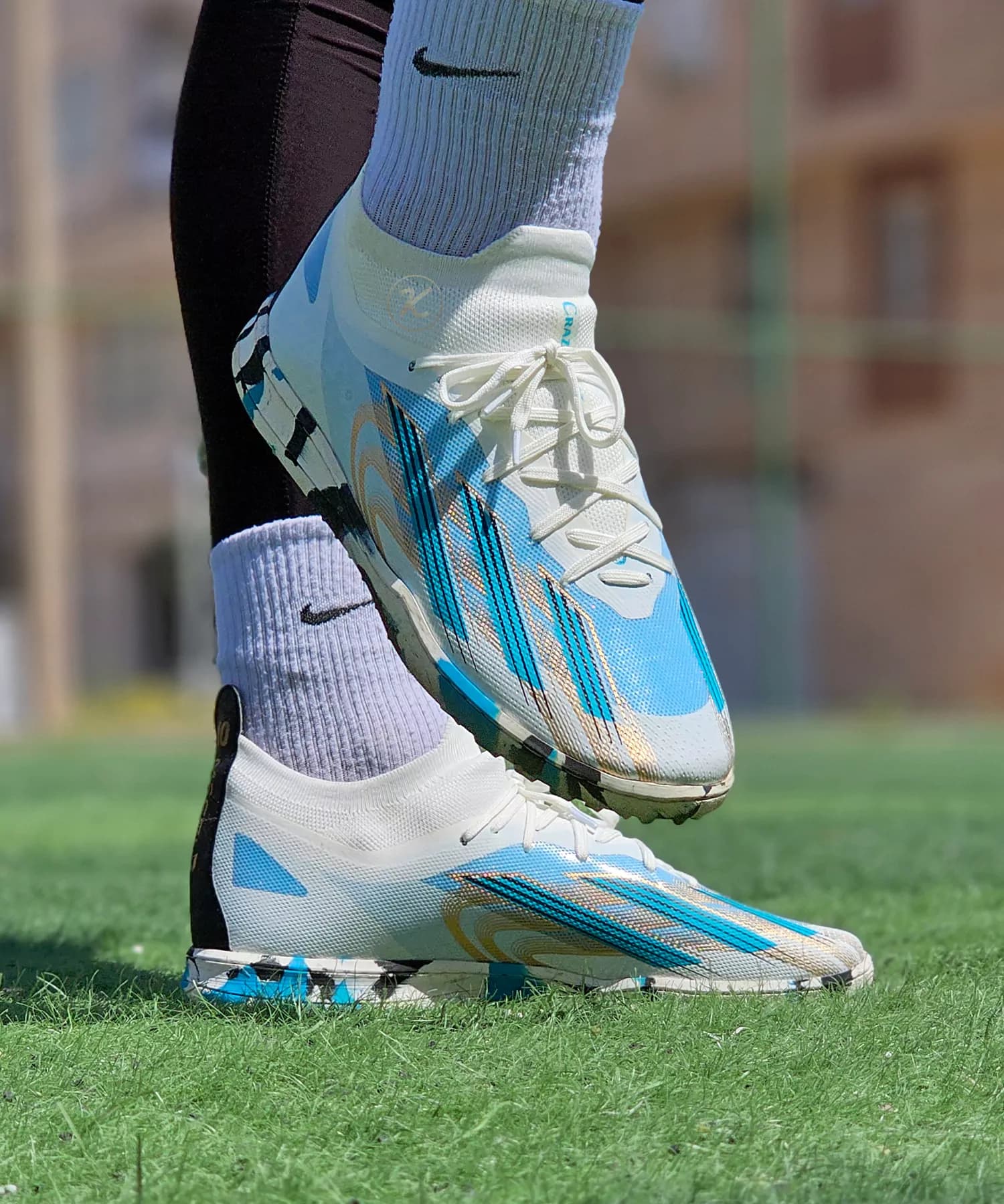 کفش استوکریز آدیداس کریزی فست سفید آبی Adidas Crazy Fast — تصویر ۳