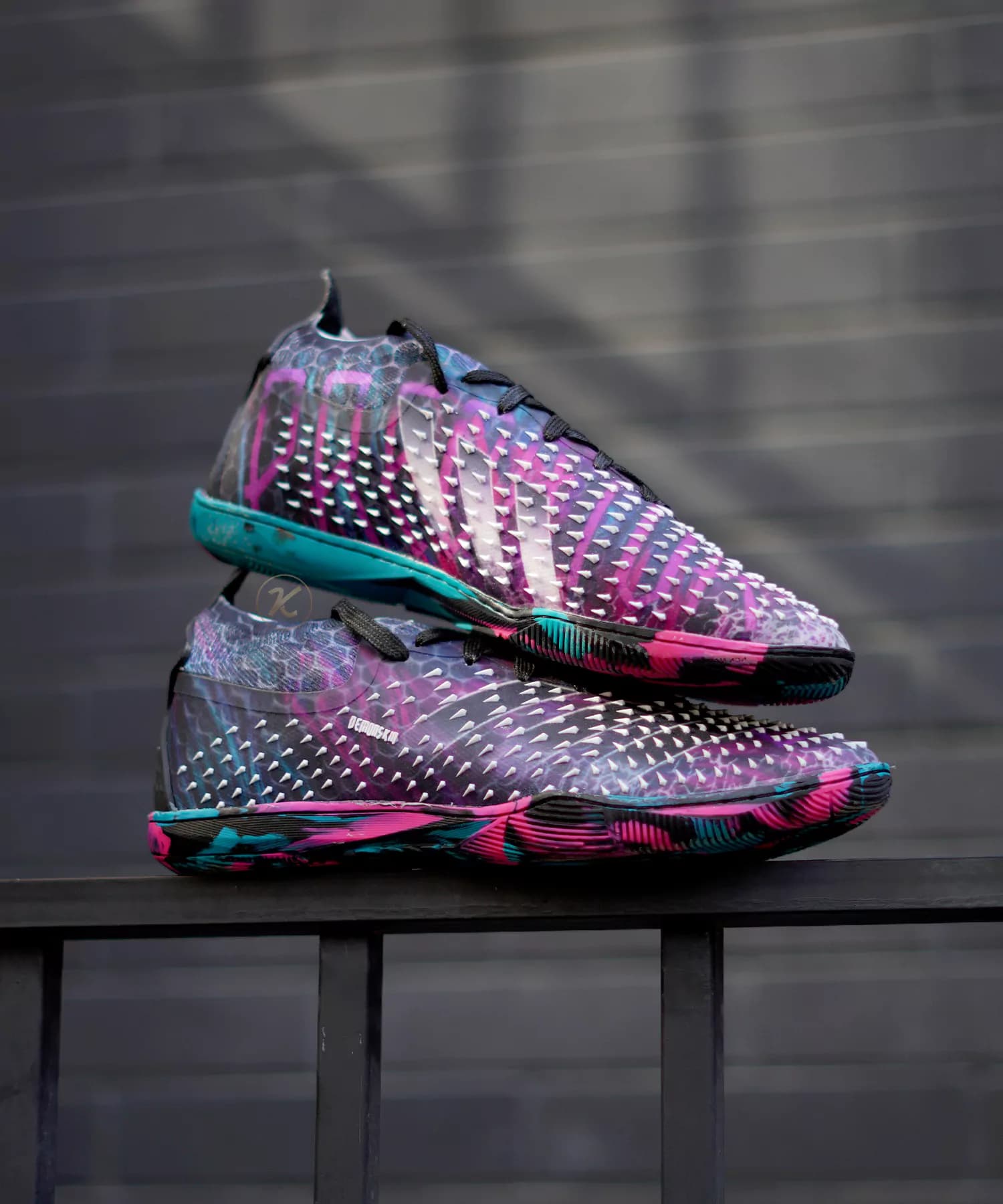 کفش سالنی آدیداس پردیتور فریک مشکی بنفش Adidas Predator Freak — تصویر ۴