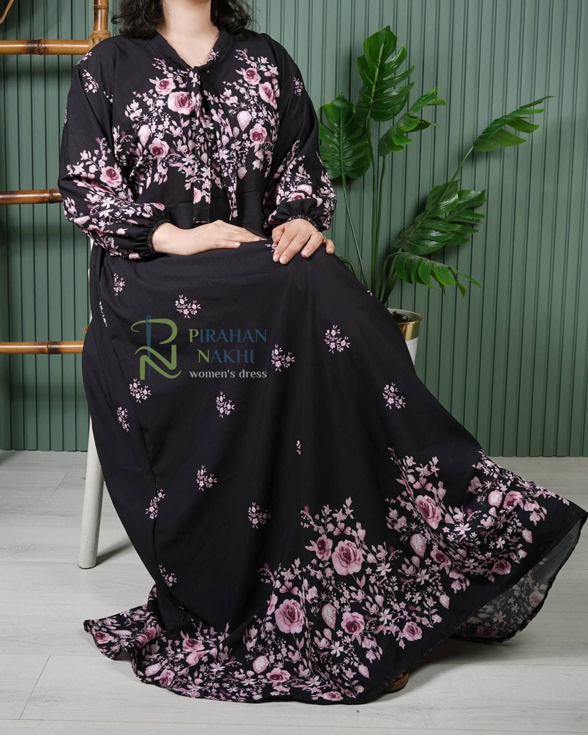 پیراهن کلوش طرح عالیس طلایی R7566 — تصویر ۸