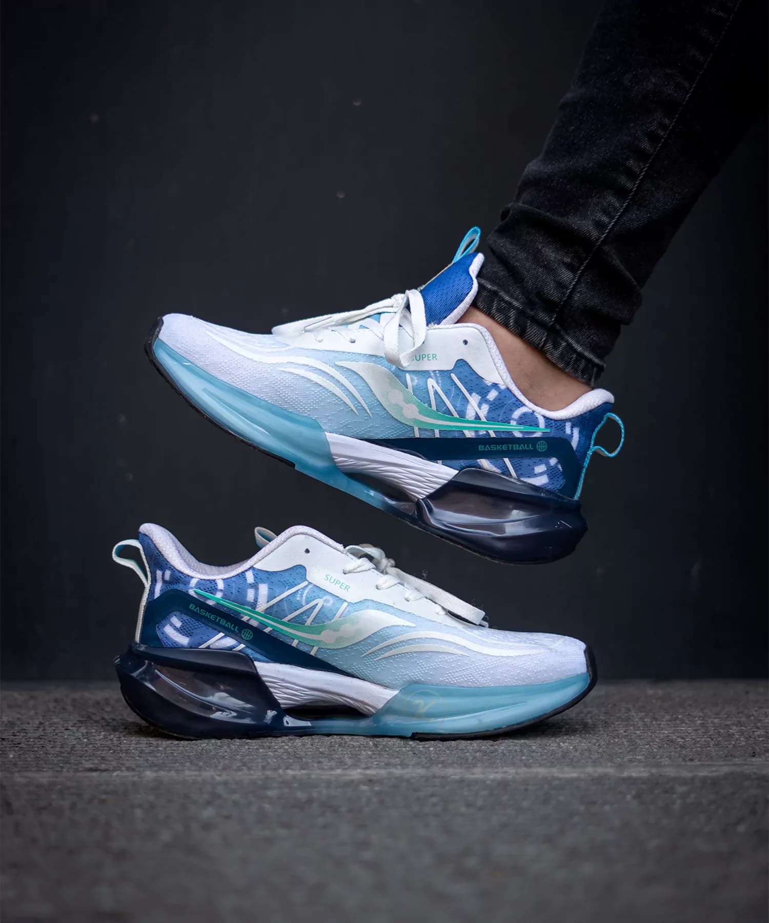 کتانی اسپورت رانینگ ساکونی آبی سفید Saucony — تصویر ۳