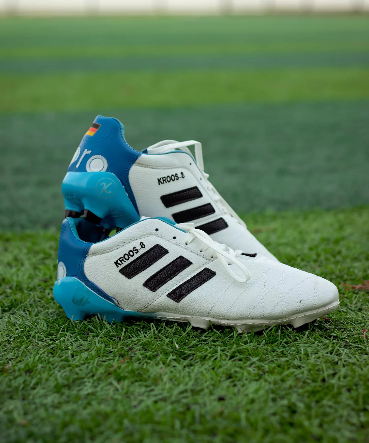 کفش فوتبال آدیداس کروس سفید آبی Adidas Kroos — تصویر ۶