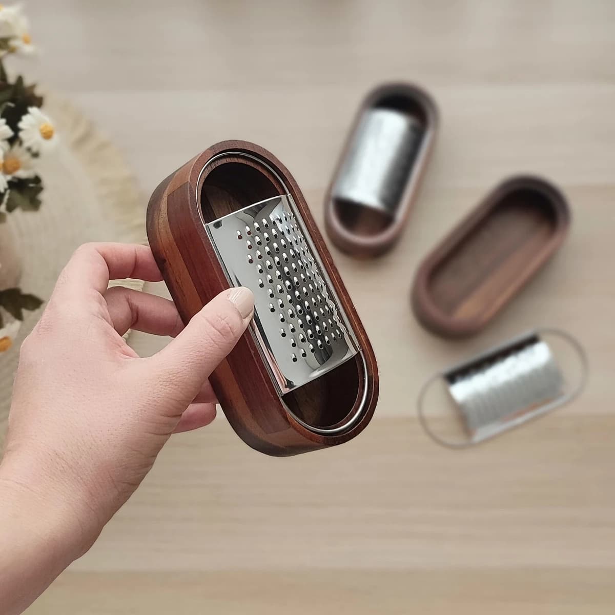 رنده ی سیر مخزن دار طرح زارا — تصویر ۴