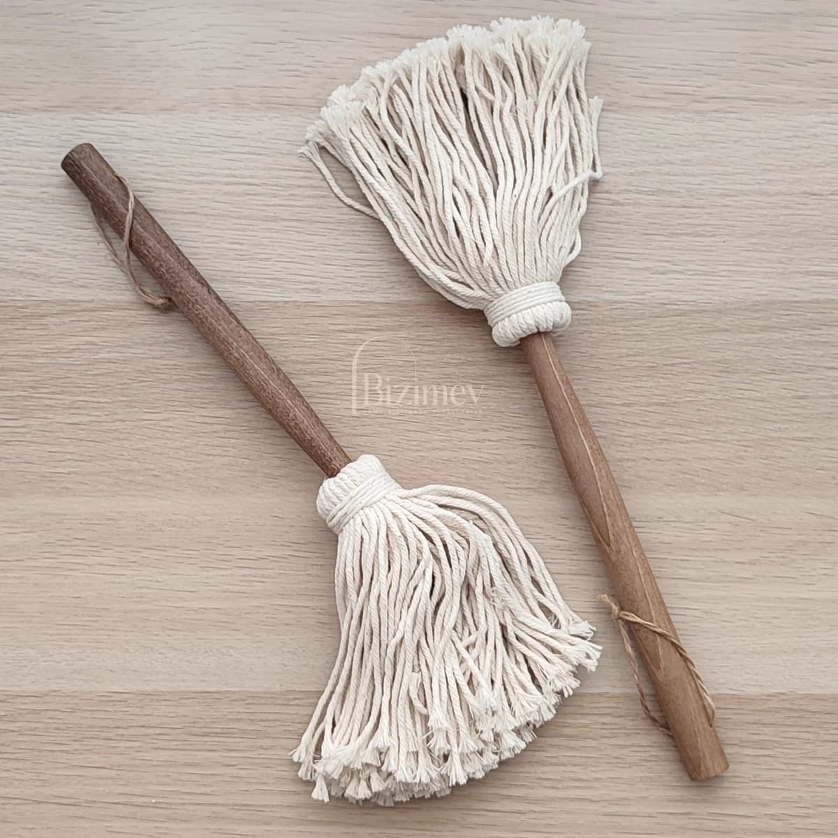 گردگیر دسته چوبی