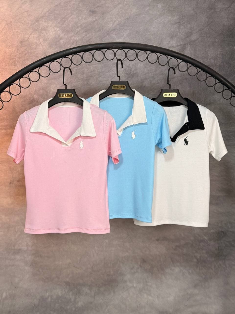 تیشرت polo استیکری یقه سفیدمشکی (عمده)
