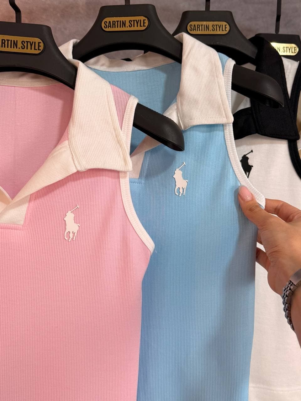 تاپ polo استیکری یقه سفیدمشکی(عمده) — تصویر ۸