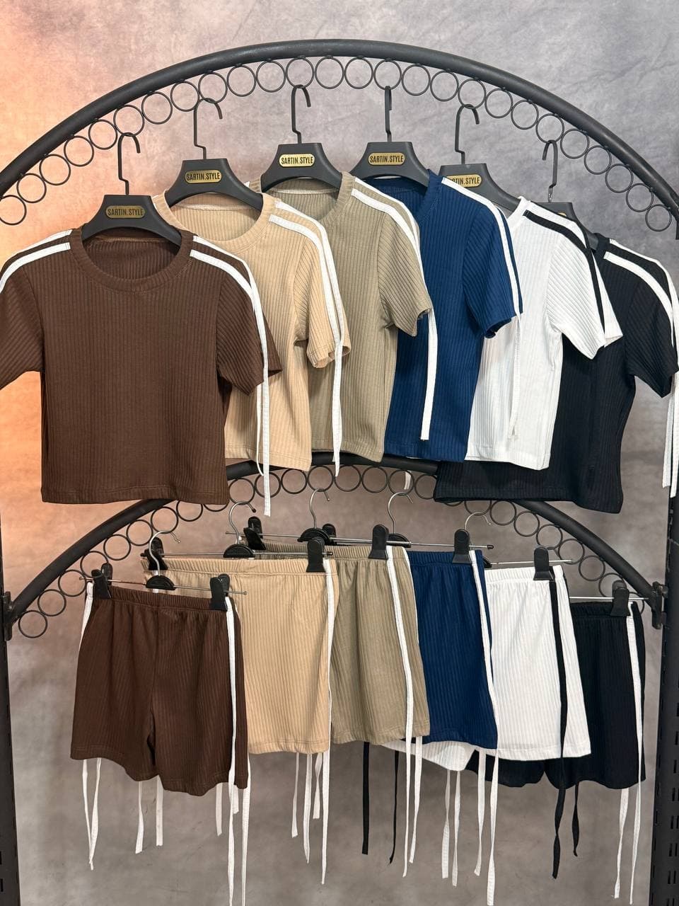 ست تیشرت شلوارک اسپرت نوار دار(عمده)