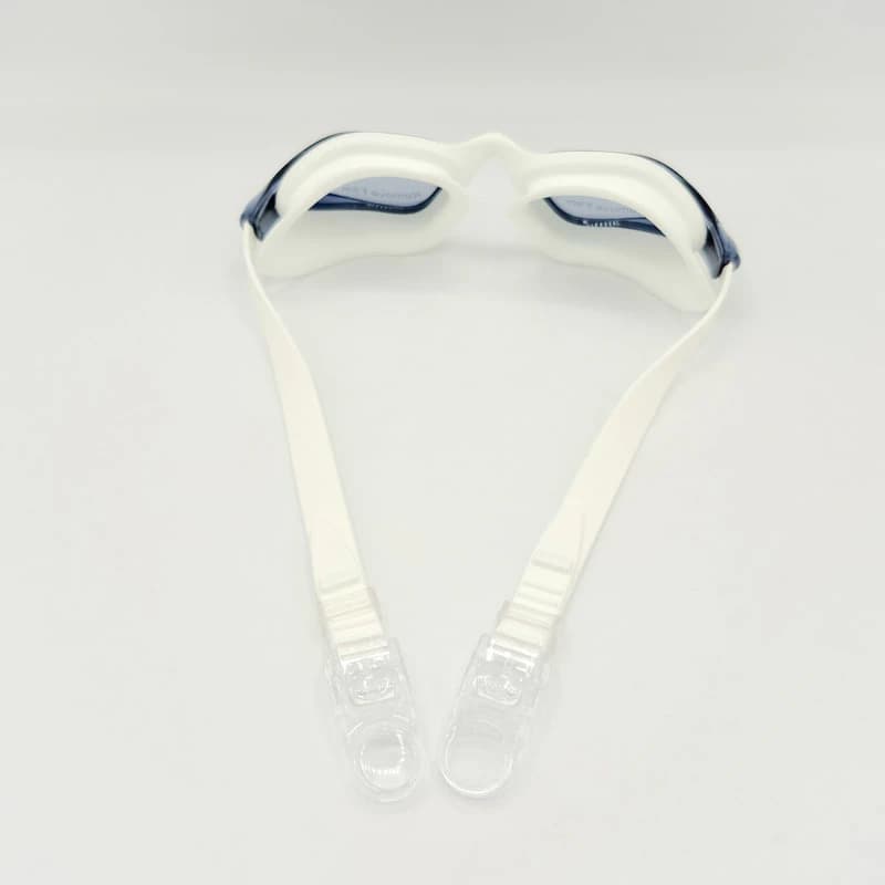 عینک شنا اسپیدو (Speedo) مدل Biofuse کد 930 | عینک شنا ارگونومیک با دید عریض (Wide Vision)، لنز ضدبخار (Anti-Fog)، فیلتر UV400 و بند قفلی قابل تنظیم — تصویر ۶