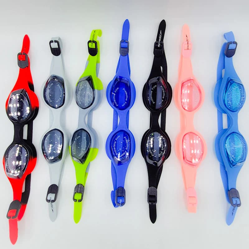 عینک شنا اسپیدو (Speedo) کد ۴۵۰ | عینک شنا حرفه‌ای با لنز ضد بخار (Anti-Fog) و بند سیلیکونی قابل تنظیم — تصویر ۴