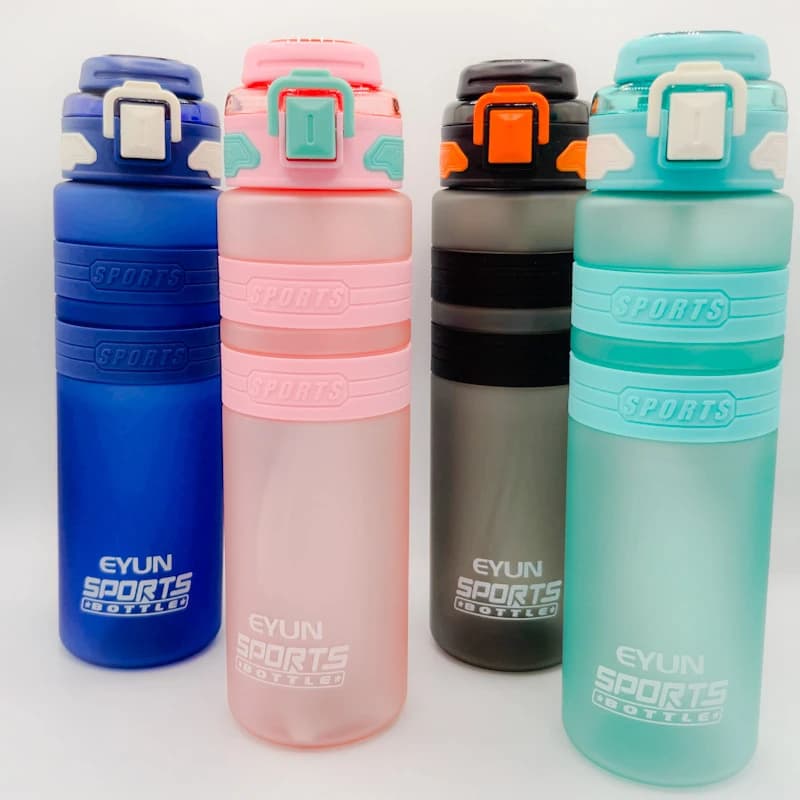 قمقمه ورزشی 950میلی لیتر Eyun کد 966 مدل Sports | دارای لایه ضربه‌گیر سیلیکونی، درب ضامن‌دار و لبی آسان‌نوش نی‌دار