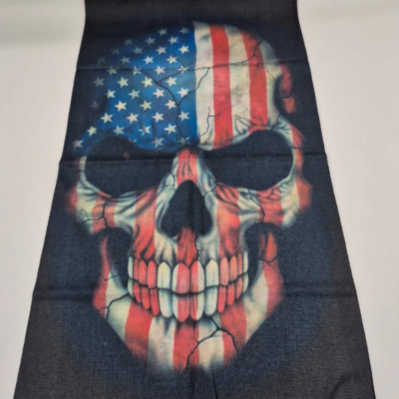 اسکارف ورزشی نخی طرح جمجمه و پرچم کلاسیک | فیس‌ماسک اسکلتی مدل Patriotic Skull