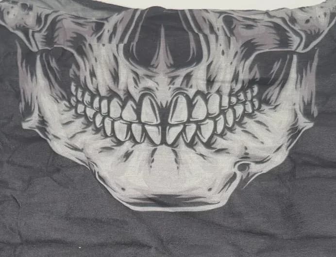 اسکارف ورزشی ساده طرح جمجمه تیره (Dark Skull)