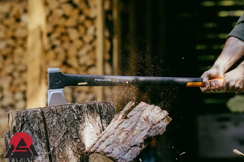 تبر فیسکارس Fiskars X36 | تبر مناسب طبیعت گردی و بوشکرفت — تصویر ۴