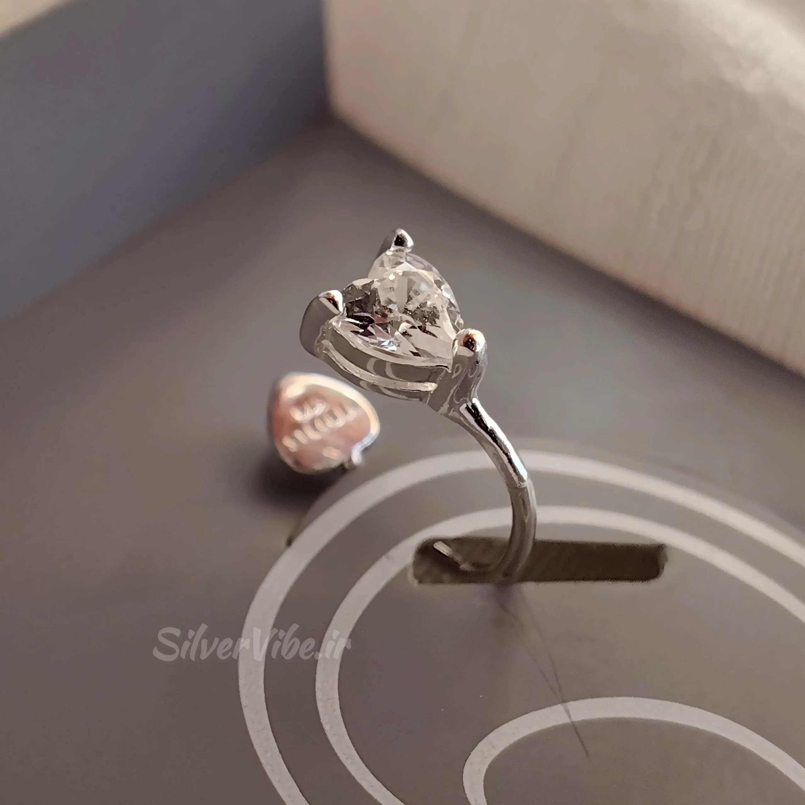 ایرکاف گوش نقره زنانه | طرح قلب نگین دار | برند Accessories — تصویر ۳