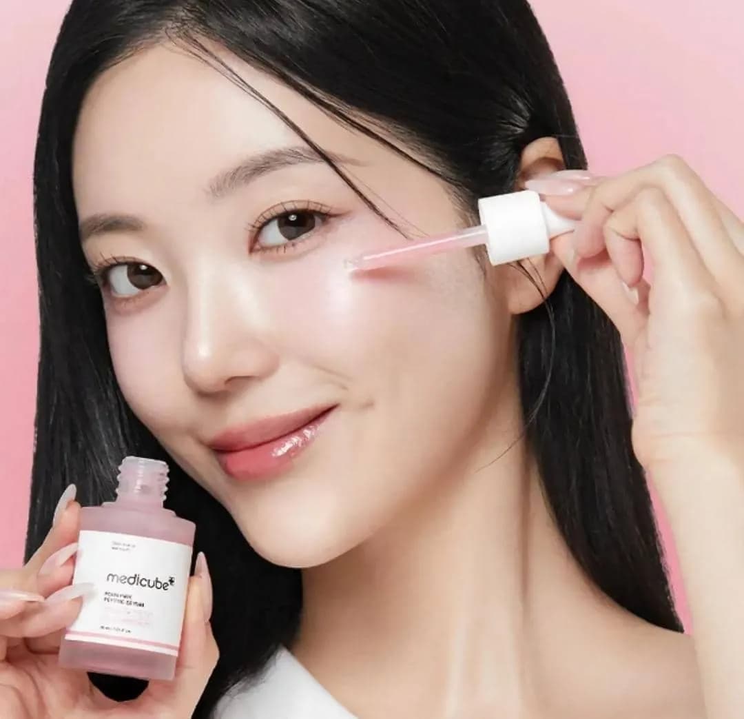 سرم ترمیم و بازسازی کننده پوست مدیکیوب Medicube Pink Peptide آبرسان و تقویت‌کننده پوست حساس ۳۰ گرم — تصویر ۲