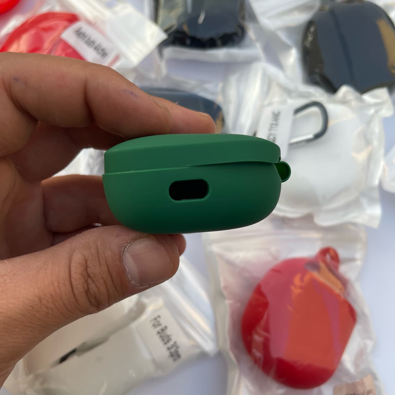 کاور سیلیکونی محافظ ایرفون هایلو — تصویر ۵