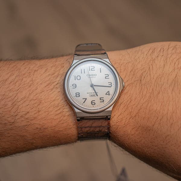 ساعت مچی مردانه و زنانه کاسیو مدل MQ-24S-8B — تصویر ۹