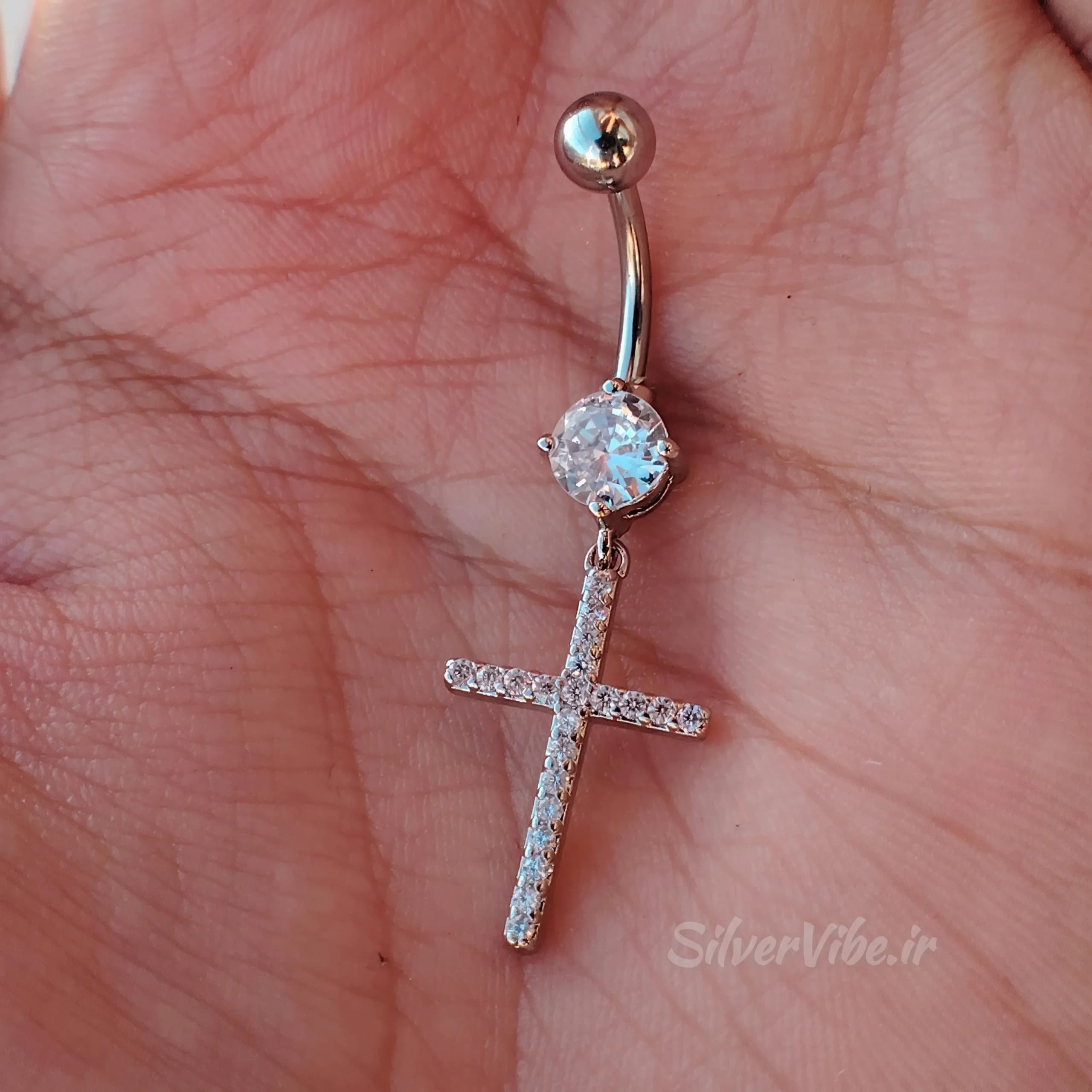 پیرسینگ ناف استیل | طرح صلیب نگین دار | برند Accessories — تصویر ۵