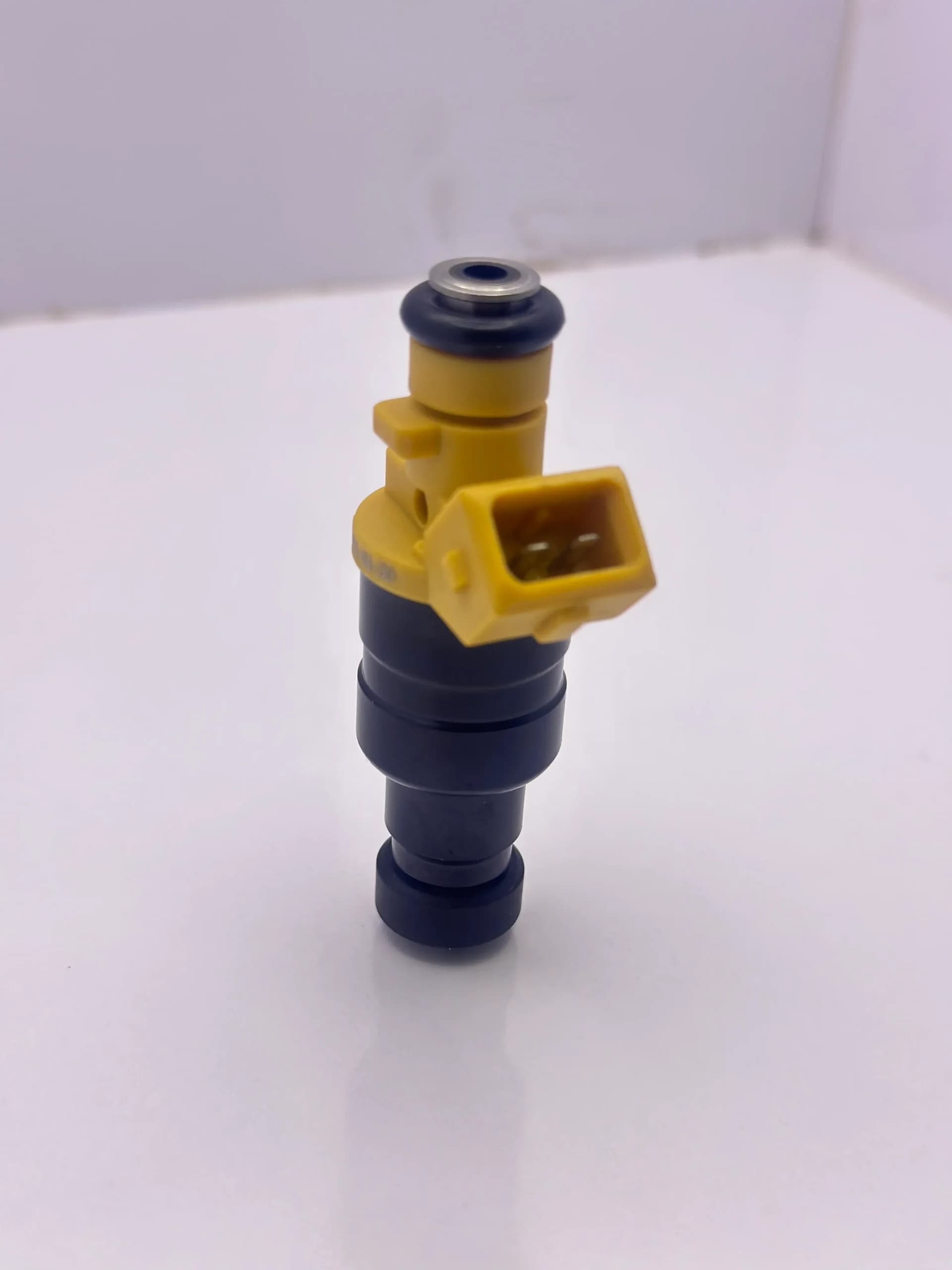 سوزن انژکتور پراید نیمه انژکتور دو سوراخ سوکت مربع MRB