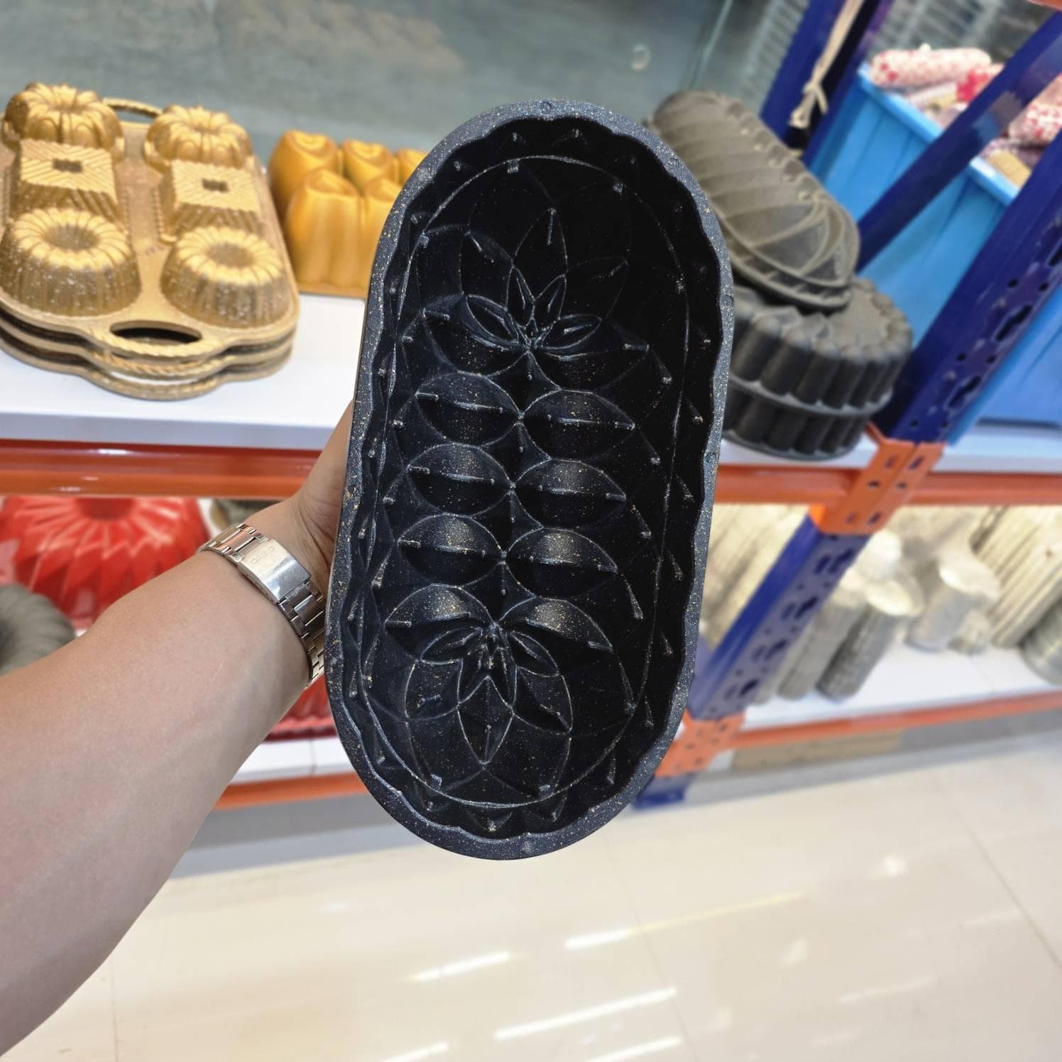 قالب کیک چدنی لوف طرحدار — تصویر ۳