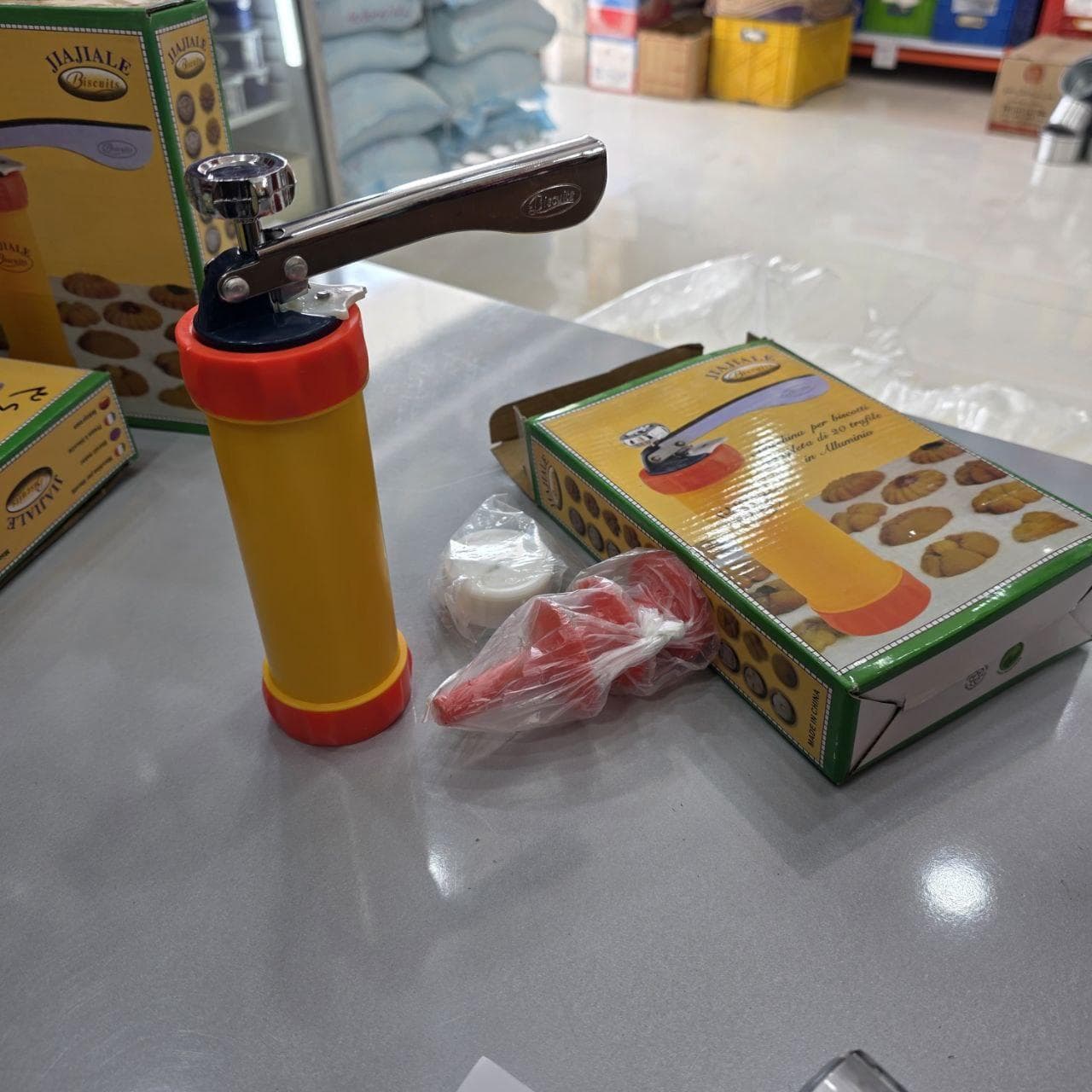بيسکوئيت زن وارداتی — تصویر ۴