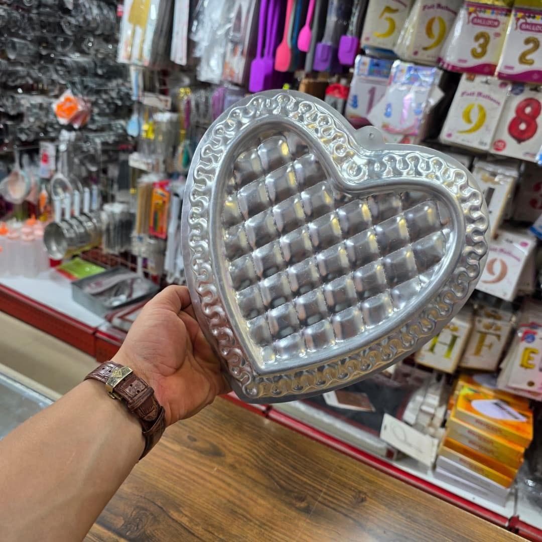 قالب کیک آلومنیوم طرح قلب کف طرحدار — تصویر ۳