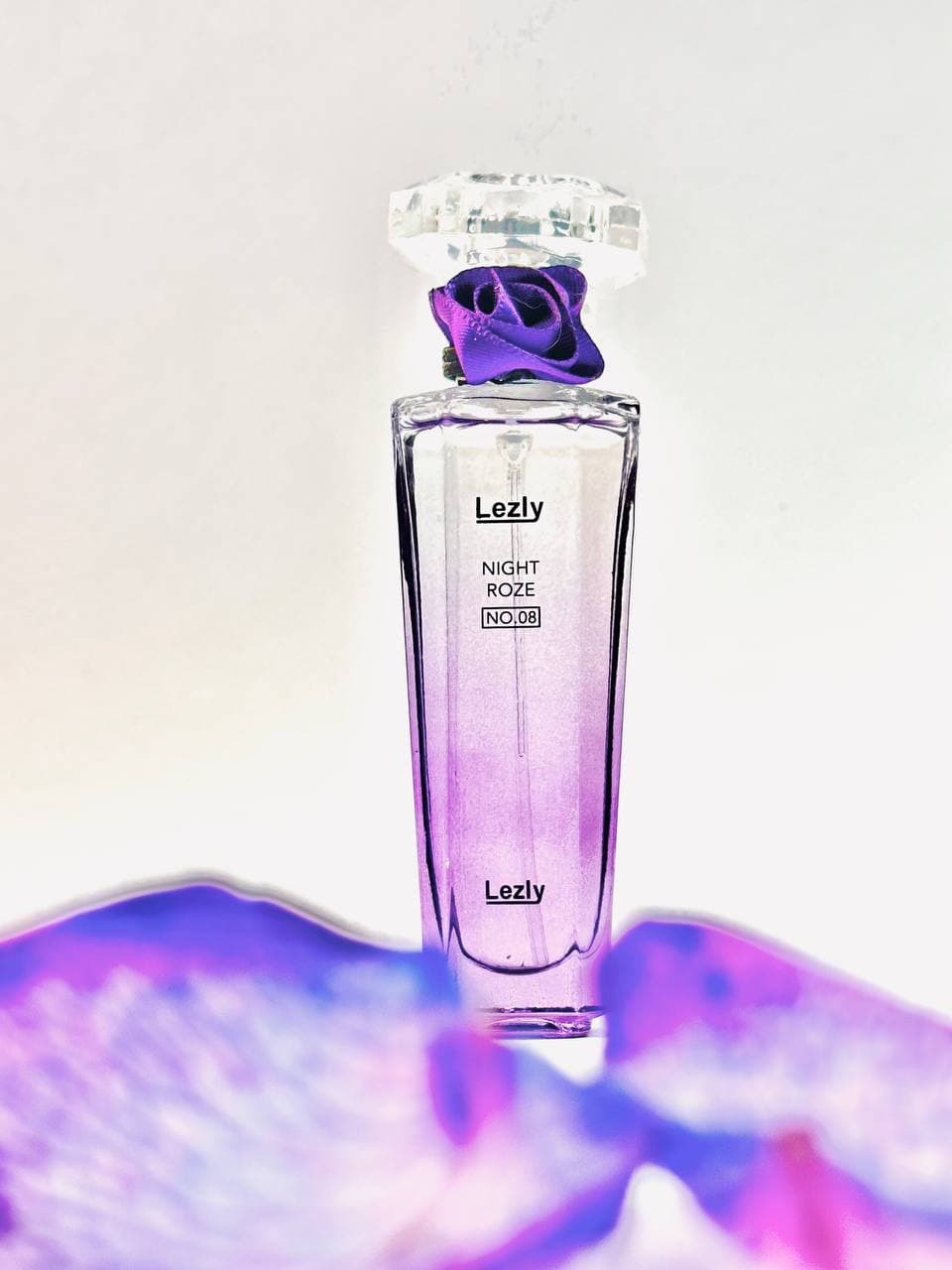 ادکلن Lancome Tresor Midnight Rose Lezly ادکلن لانکوم ترزور میدنایت رز لزلی ۲۵ میل