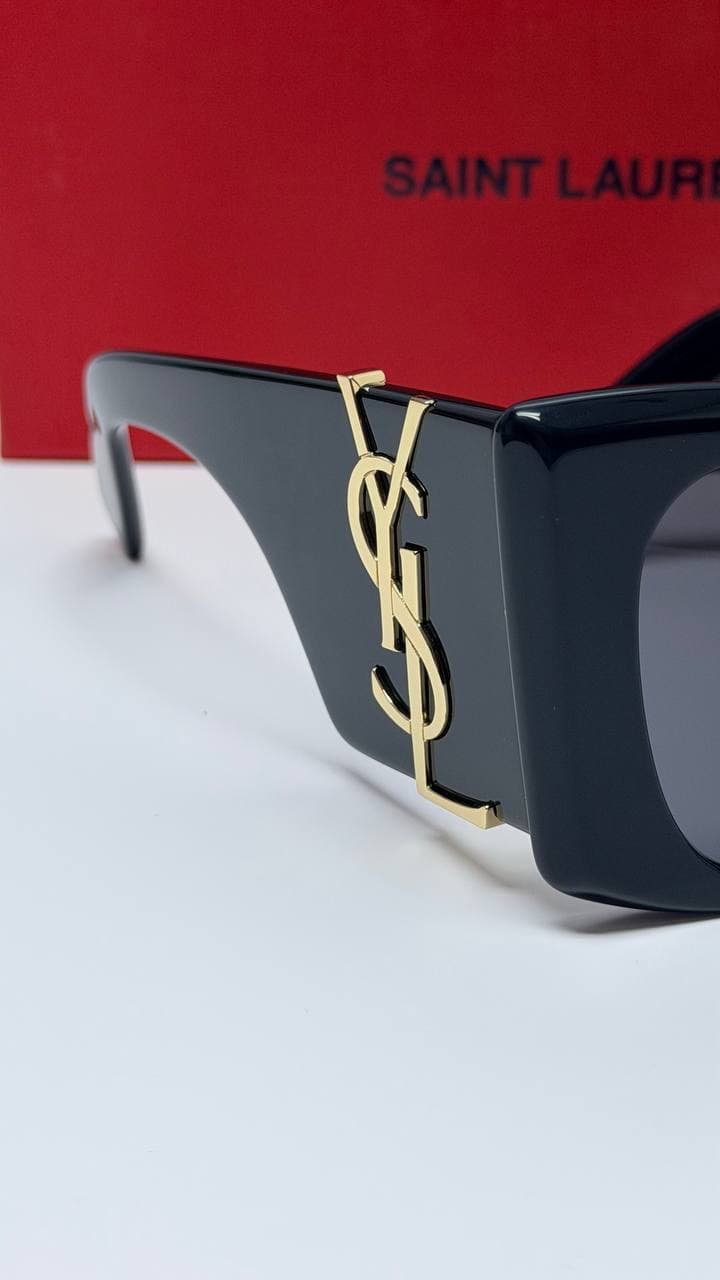 SAINT LAURENT MODEL SL M119F SUNGLASSES عینک آفتابی ایو سن لورن مدل SL M119F — تصویر ۳