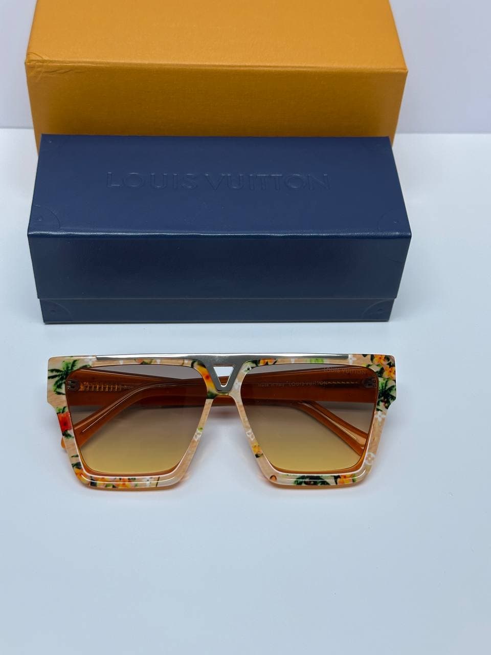 LOUIS VUITTON MODEL Z1502E SUNGLASSES عینک آفتابی لویی ویتون — تصویر ۳