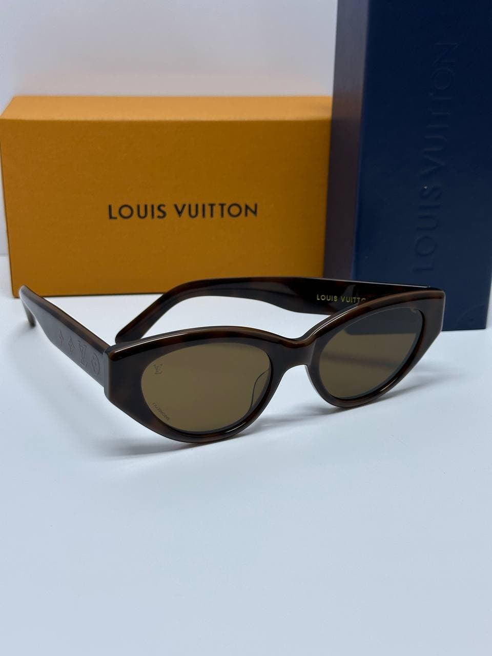 LOUIS VUITTON MODEL Z2686U SUNGLASSES عینک آفتابی لویی ویتون — تصویر ۷
