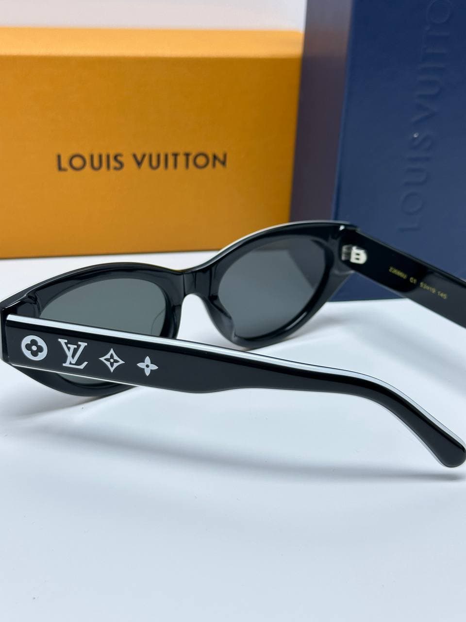 LOUIS VUITTON MODEL Z2686U SUNGLASSES عینک آفتابی لویی ویتون — تصویر ۵
