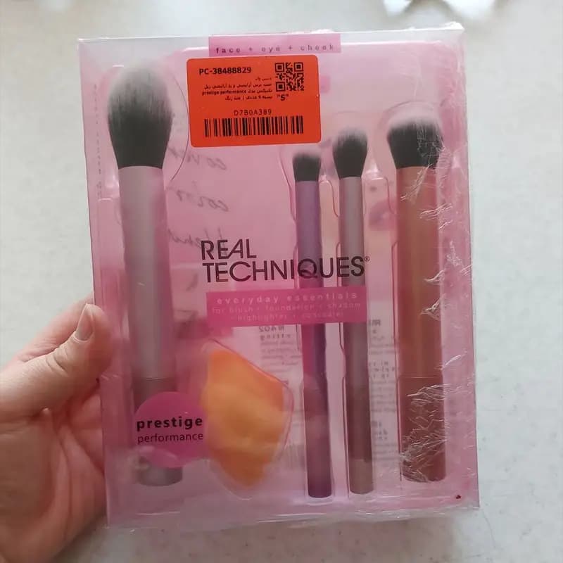 ست براش و پد آرایشی ریل تکنیکس Real Techniques مدل Everyday Essentials Prestige بسته 5 عددی (اصل) — تصویر ۵