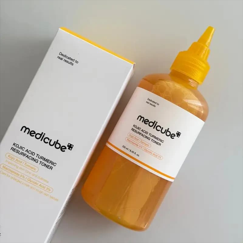 تونر لايه بردار و روشن كننده كوجيک اسيد و زردچوبه مدى كيوب Turmeric Acid Kojic MEDICUBE (اصل) — تصویر ۵