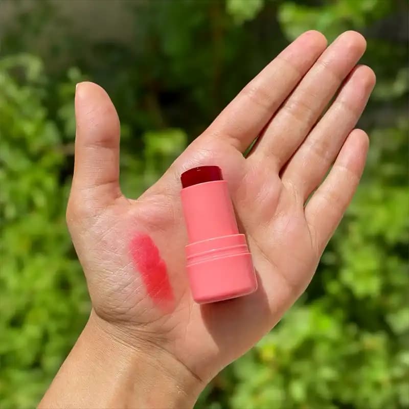 تینت لب ژله ای هدی موجی رنگ Spritz طرح شیگلم Huda Moji | رنگ طبیعی با ماندگاری بالا — تصویر ۴