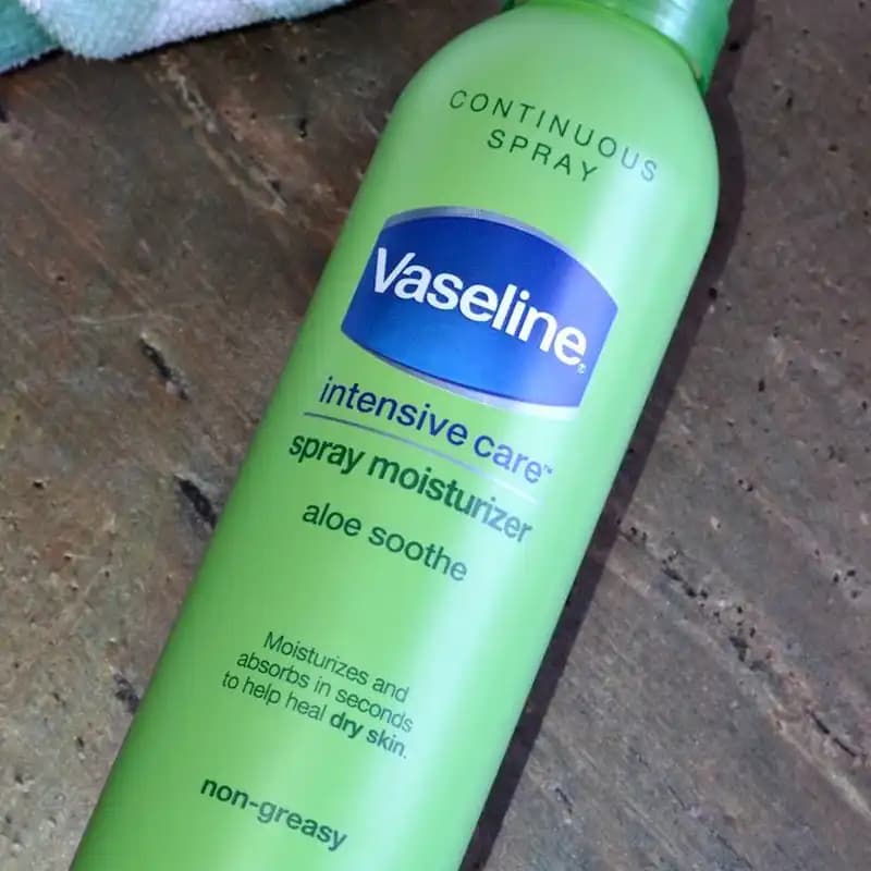 اسپری آبرسان بدن وازلین Vaseline حاوی عصاره آلوئه ورا — تصویر ۵