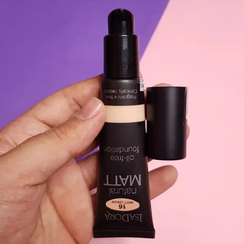کرم پودر ایزادورا مدل نچرال مات Natural Matt – پوشش مات و طبیعی با ماندگاری بالا — تصویر ۳