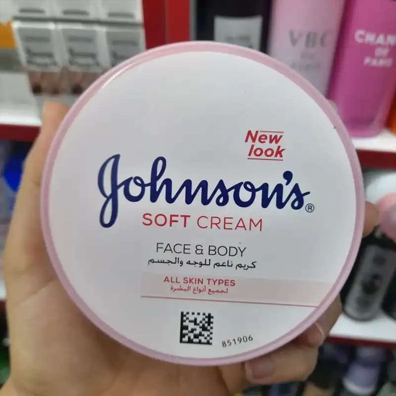 کرم مرطوب کننده جانسون ۲۴ ساعته اصل ایتالیا – Johnson’s — تصویر ۲