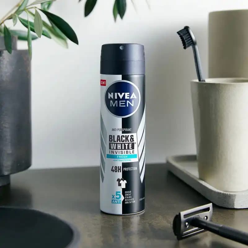 اسپری ضد تعریق مردانه نیوآ Invisible Black and White Fresh اصل Nivea — تصویر ۴