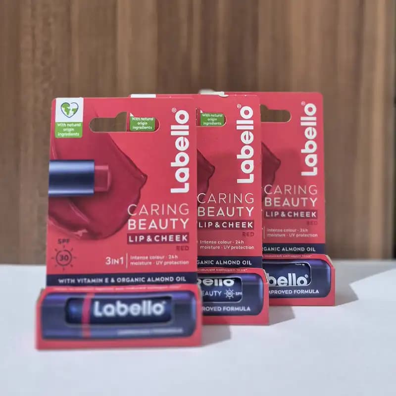 بالم لب 3 در 1 لابلو مدل CARING BEAUTY قرمز – اصل آلمان — تصویر ۳