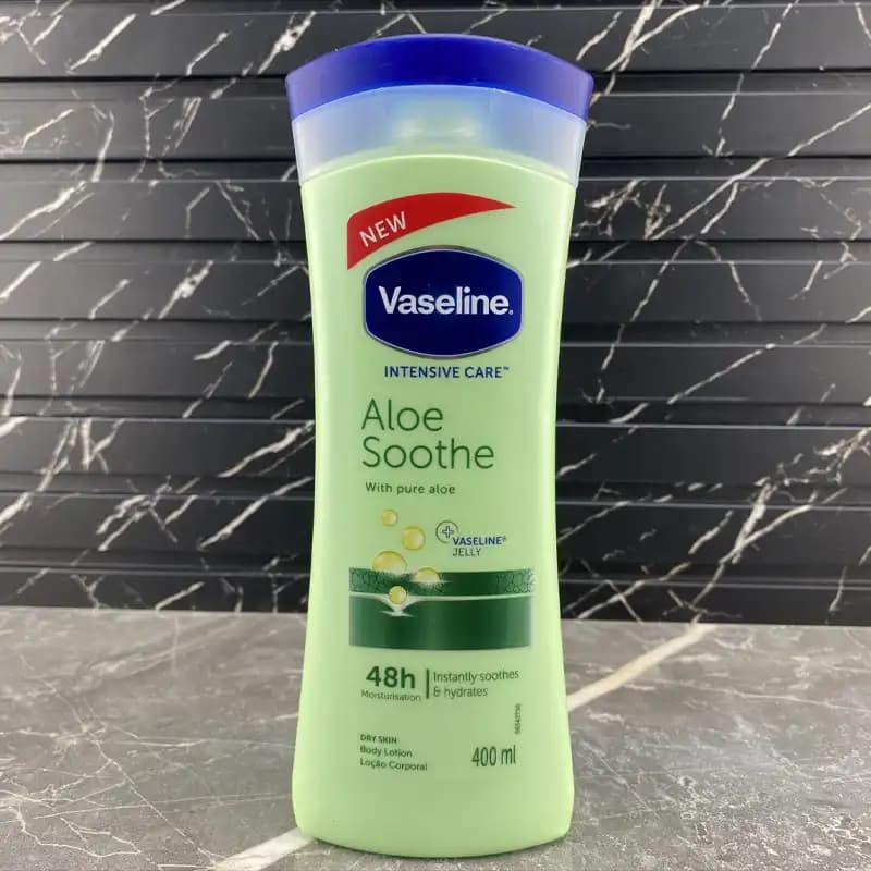 لوسیون بدن وازلین آلوئه ورا Aloe Soothe – رطوبت‌رسانی فوری به پوست‌های خشک — تصویر ۴
