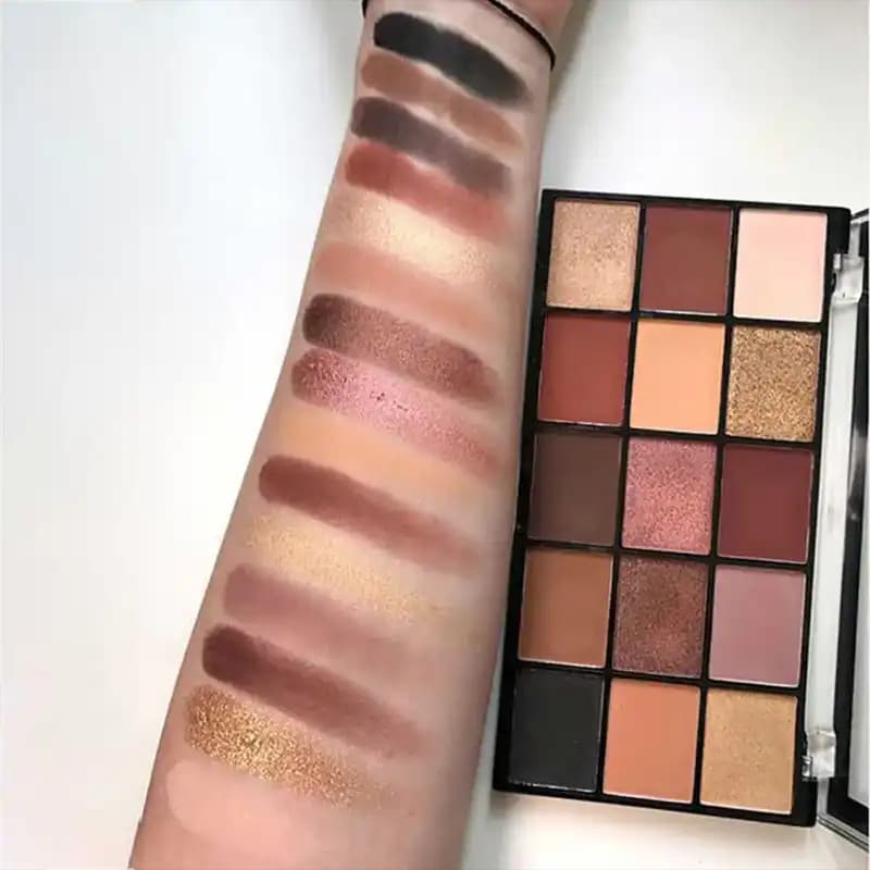 پالت سایه چشم رولوشن ولوت رز Velvet Rose اصل – در 15 رنگ مات و براق — تصویر ۳