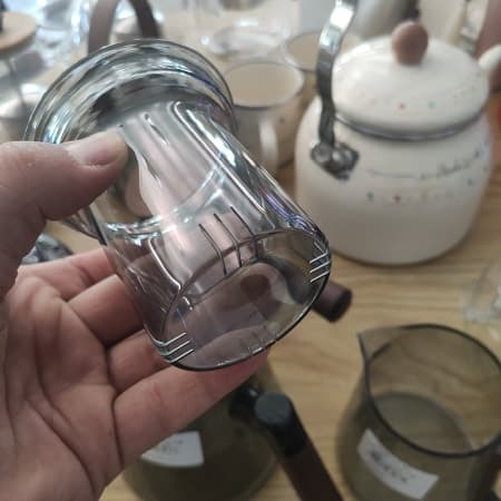 قوری دمنوش پیرکس دودی دسته بغل وارداتی — تصویر ۴