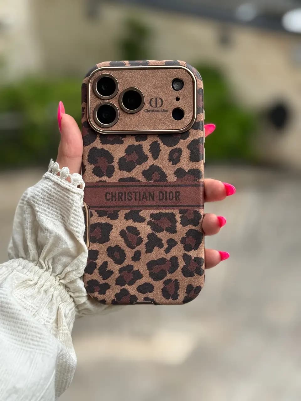 قاب آیفون Dior Leopard Golden — تصویر ۳