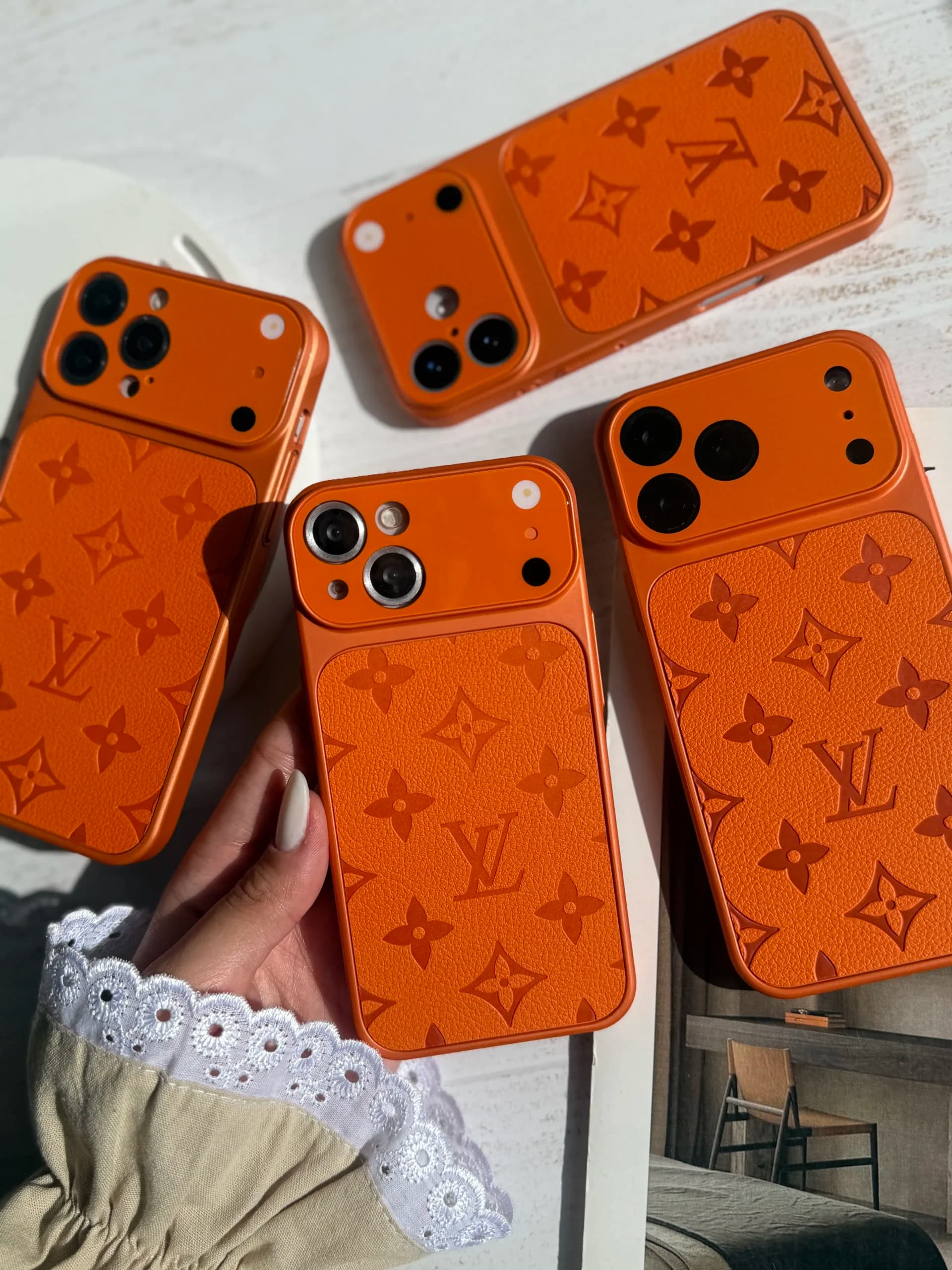 قاب آیفون Orange LV — تصویر ۳