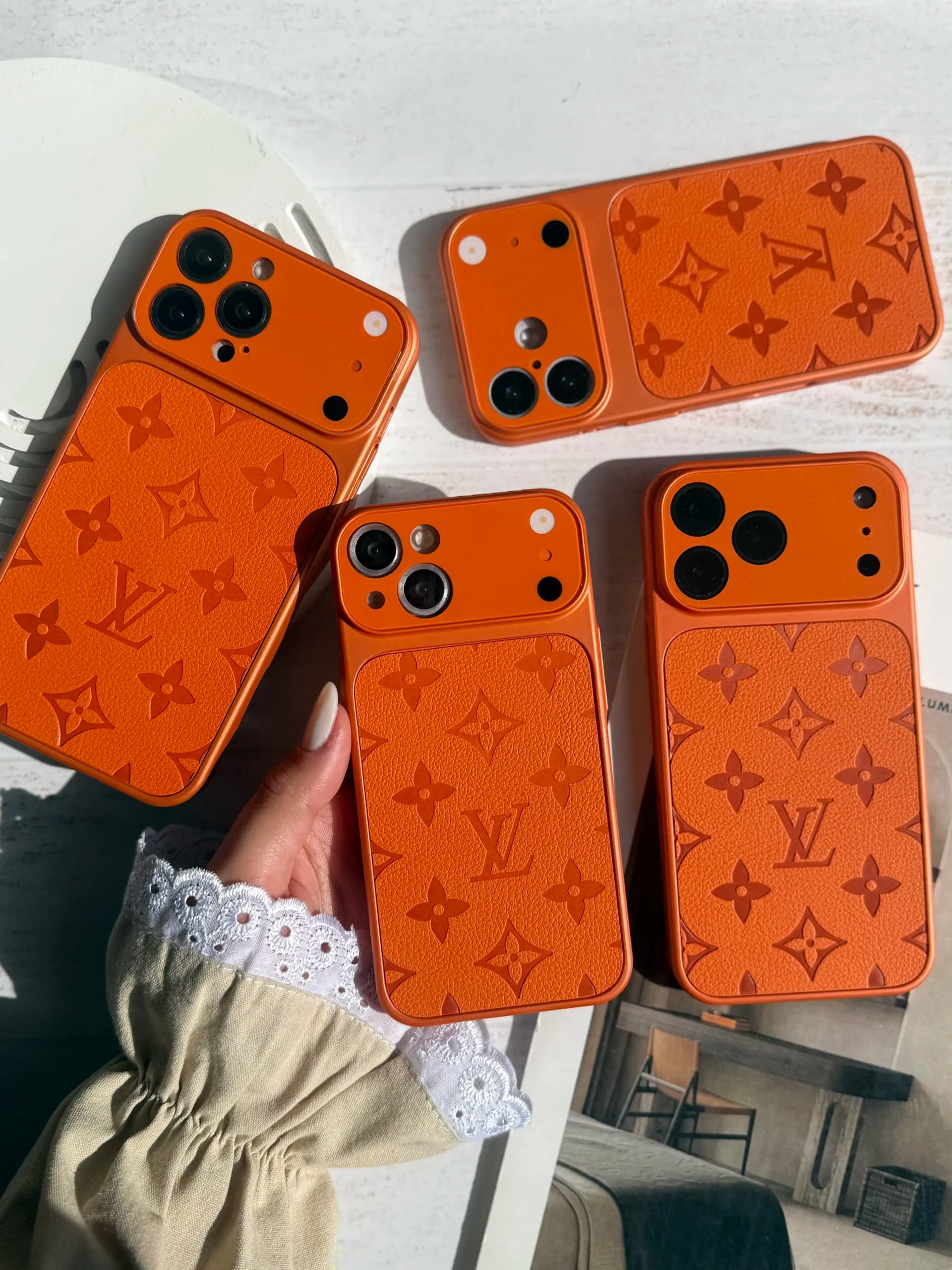 قاب آیفون Orange LV — تصویر ۵
