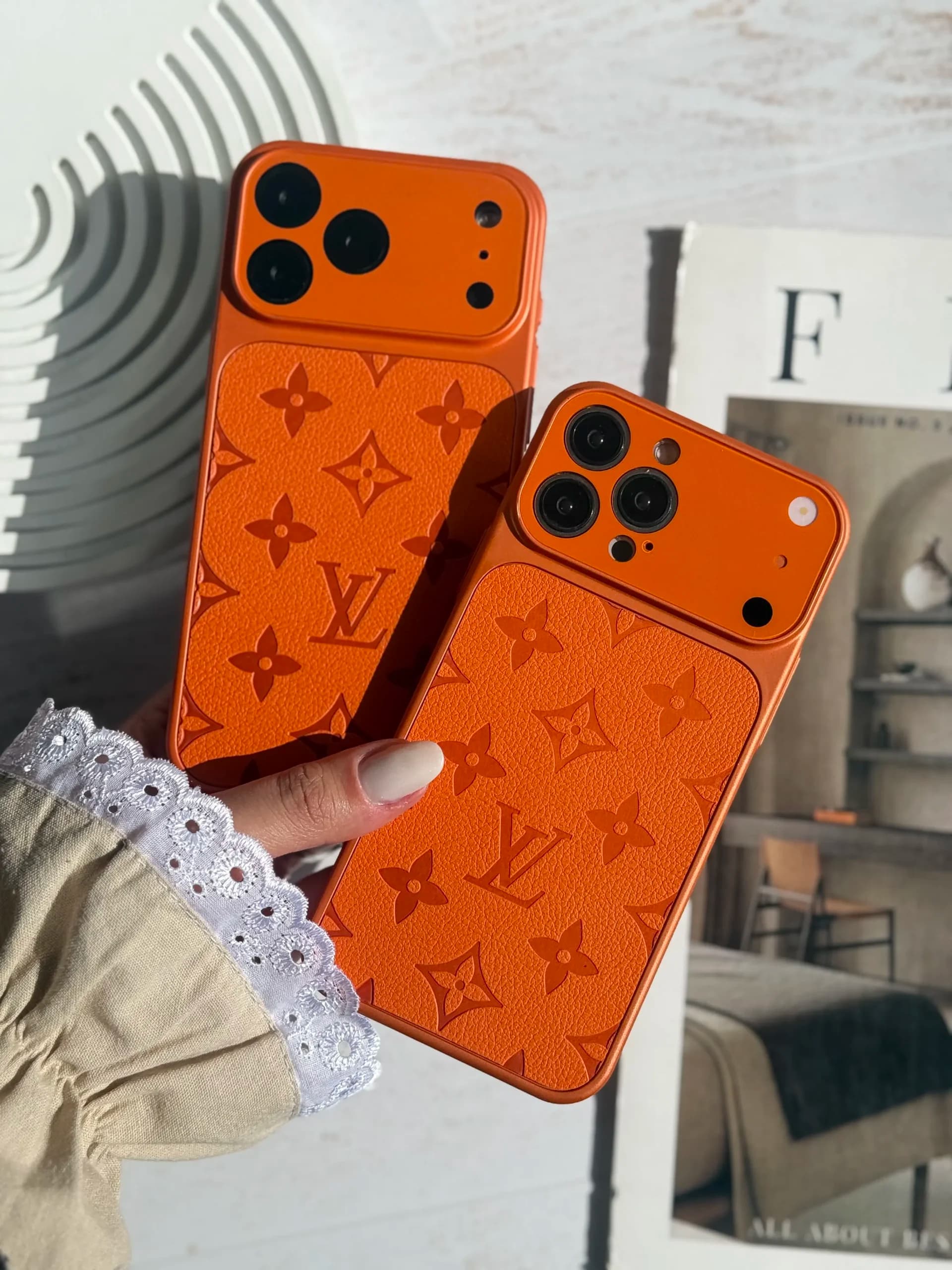 قاب آیفون Orange LV — تصویر ۴